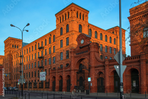 zabytkowe budynki z czerwonej cegły w Łodzi, Polska photo