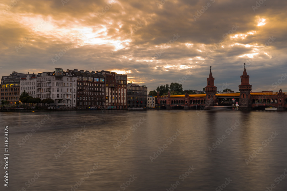 Fototapeta premium Kreuzberg am Abend