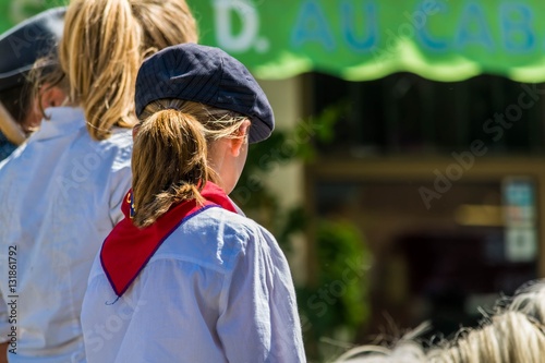 Jeune cavalière en camargue.