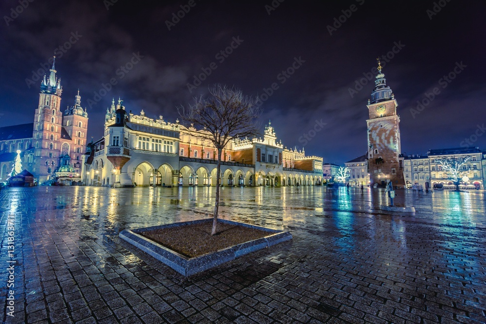 Fototapeta premium Krakow at night, St. Mary's church, Cloth Hall, Town Hall, 