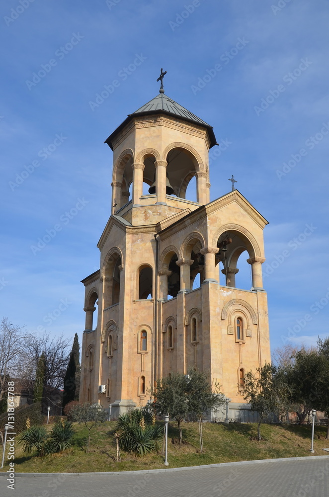Fototapeta premium Picturesque view of a chapel near Sameba Cathedral, Tbilisi, Gerogia