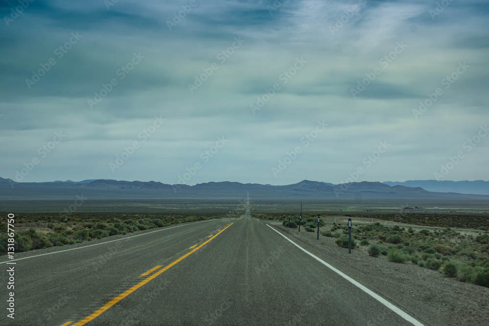 Fototapeta premium Highway bis zum Horizont