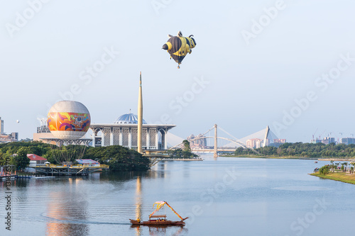 Wallpaper Mural Hot air balloons over the lake Torontodigital.ca