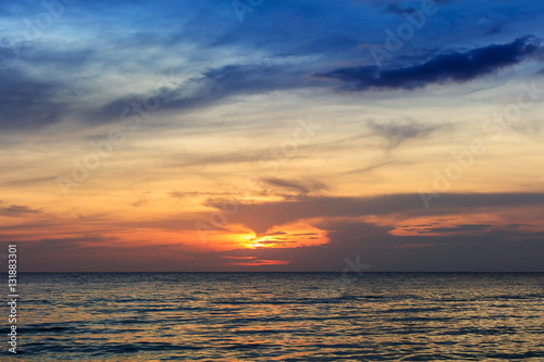 Fototapeta Naklejka Na Ścianę i Meble -  beautiful sunset over the ocean