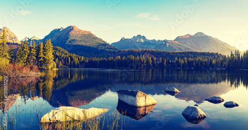 Fototapeta Naklejka Na Ścianę i Meble -  Panorama mountain lake, autumn, high-Tatry, Slovakia