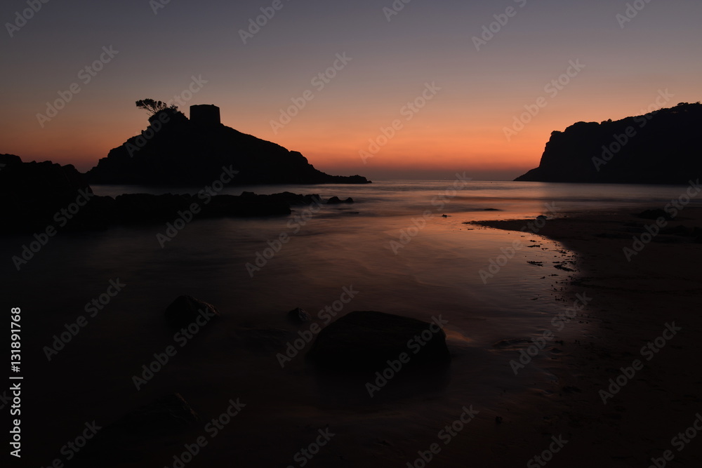 Portelet Bay, Jersey, U.K.
Wide angle image on the beach with a Winter sunset using a long exposure.