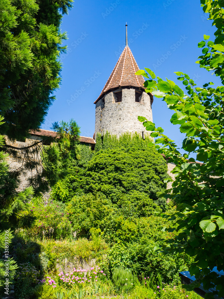 torre de la muralla de Murten en la región de Friburgo de Suiza, verano de 2016 OLYMPUS CAMERA DIGITAL