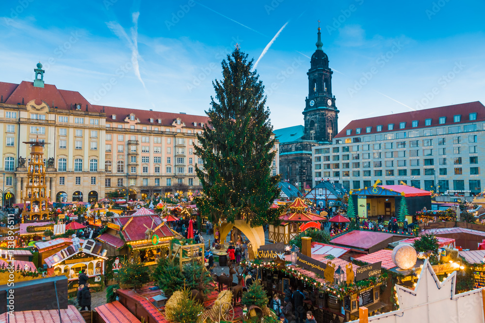 Weihnachtsmarkt Dresden Stock-Foto | Adobe Stock Weihnachtsmarkt Dresden Stock-Foto | Adobe Stock