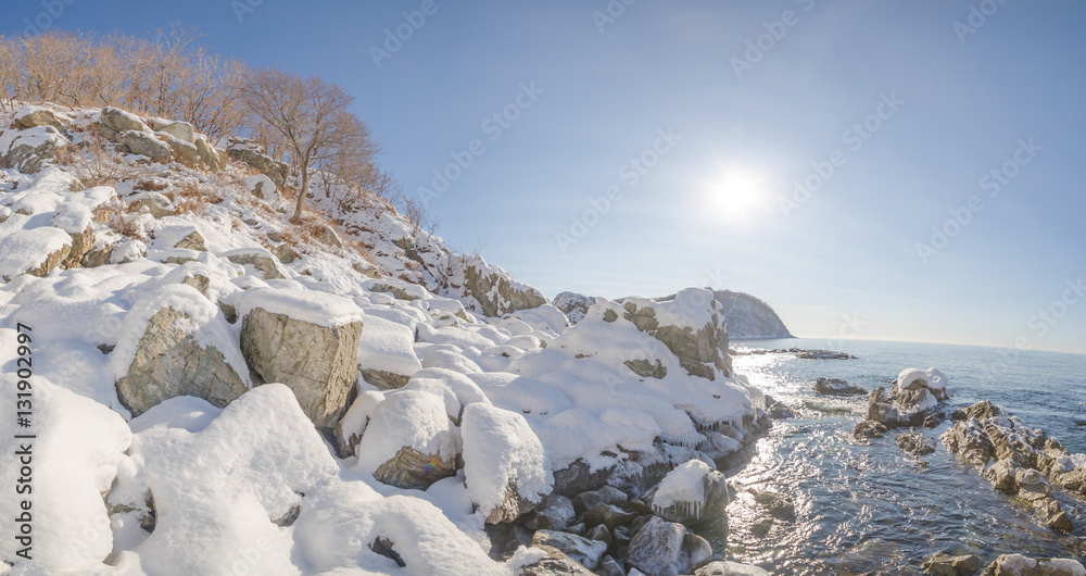 Зима на морском берегу