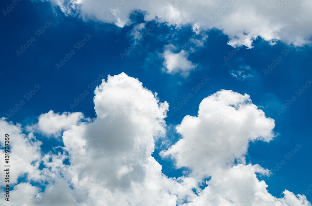 Obraz premium white cloud on blue sky
