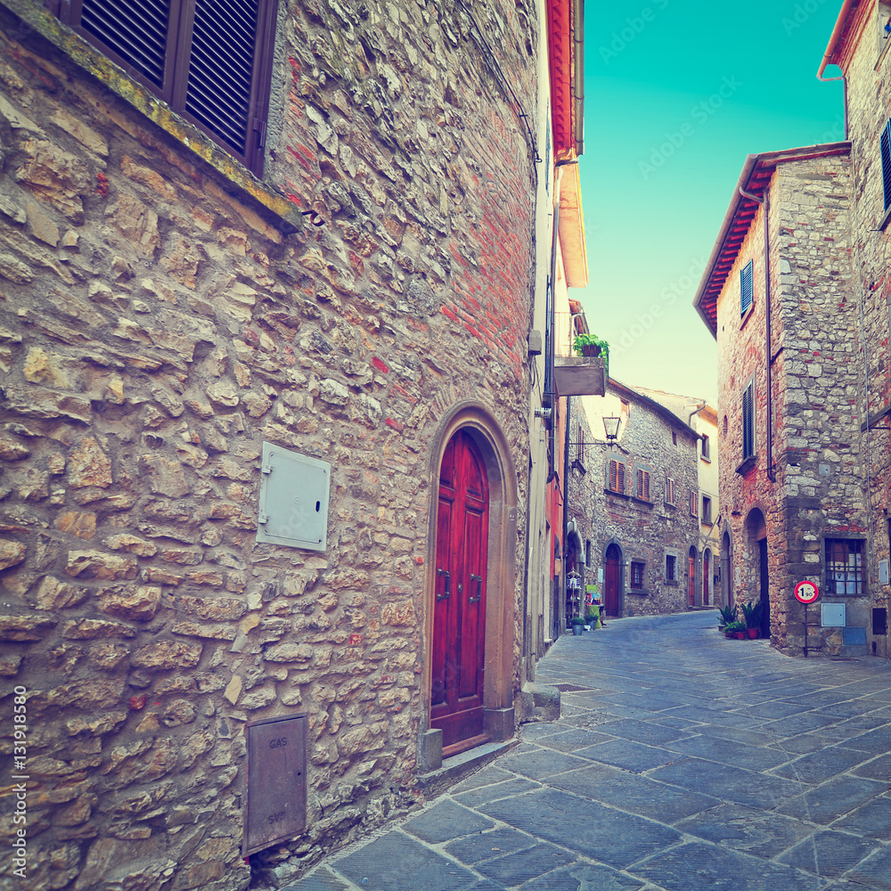 Naklejka premium Narrow Street