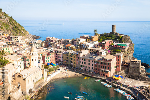 Fototapeta Naklejka Na Ścianę i Meble -  Vernazza in Cinque Terre, Italy - Summer 2016 - view from the hi