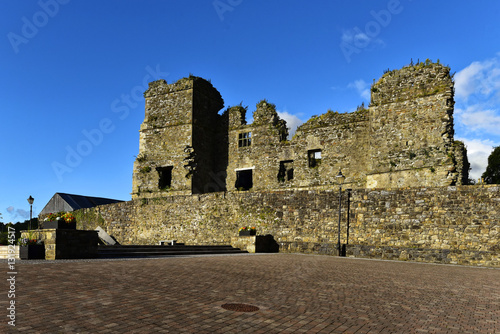 Irland - Hamilton's Castle in Manorhamilton photo