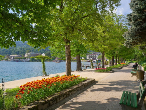 Promenade in Pörtschach am Wörther See im Mai