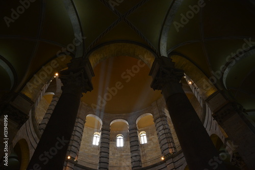 Innenraum-Kuppel Baptisterium  Pisa 