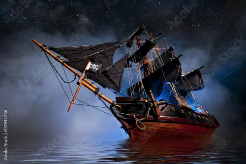 Obraz Wzorcowy statek piracki z mgłą i wodą