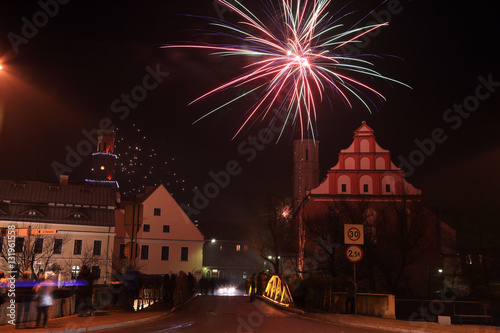 Opole, fajerwerki w sylwestrową noc Nowego Roku.