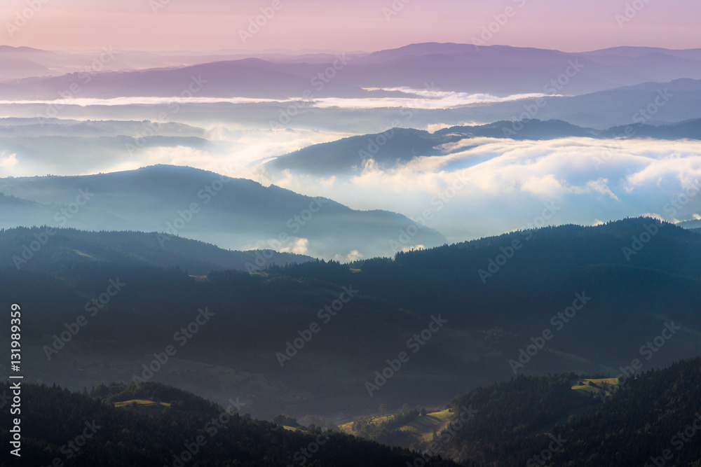 Fototapeta premium świt w górach, Gorce,
