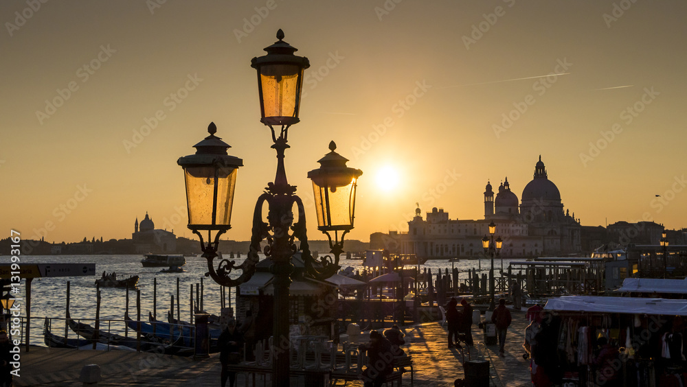 Abendstimmung in Venedig, Blick über den Canale Grande zur Santa Maria della Salute