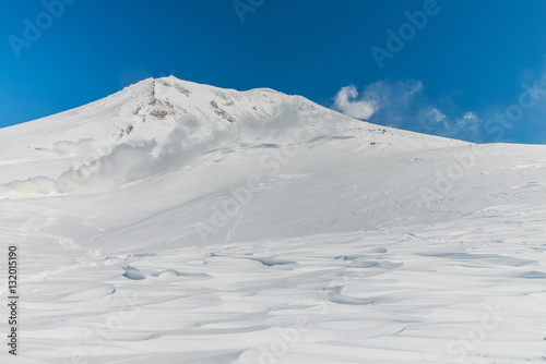 Snowy mountains © NAVAPON