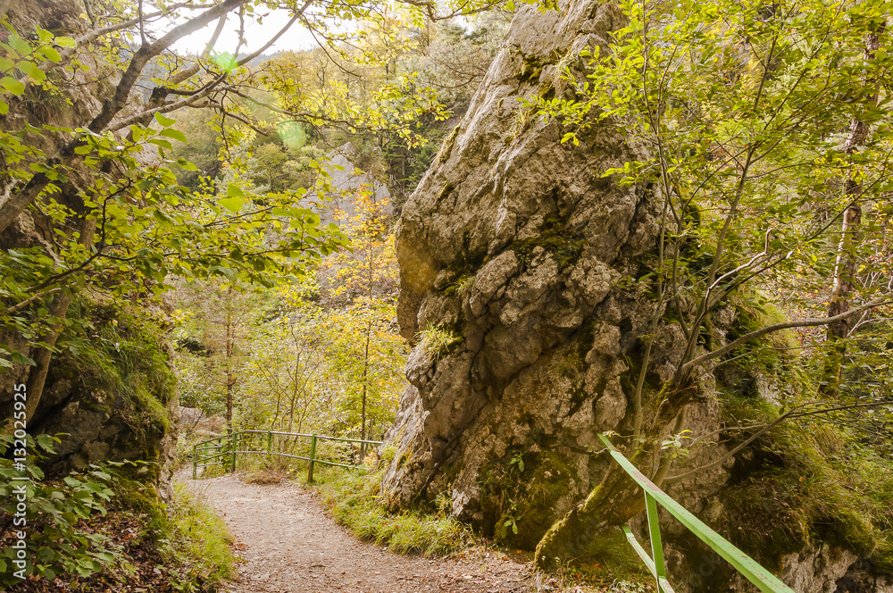 Noiraigue Val De Travers Jura Areuseschlucht Schlucht Wanderweg noiraigue-val-de-travers-jura-areuseschlucht-schlucht-wanderweg