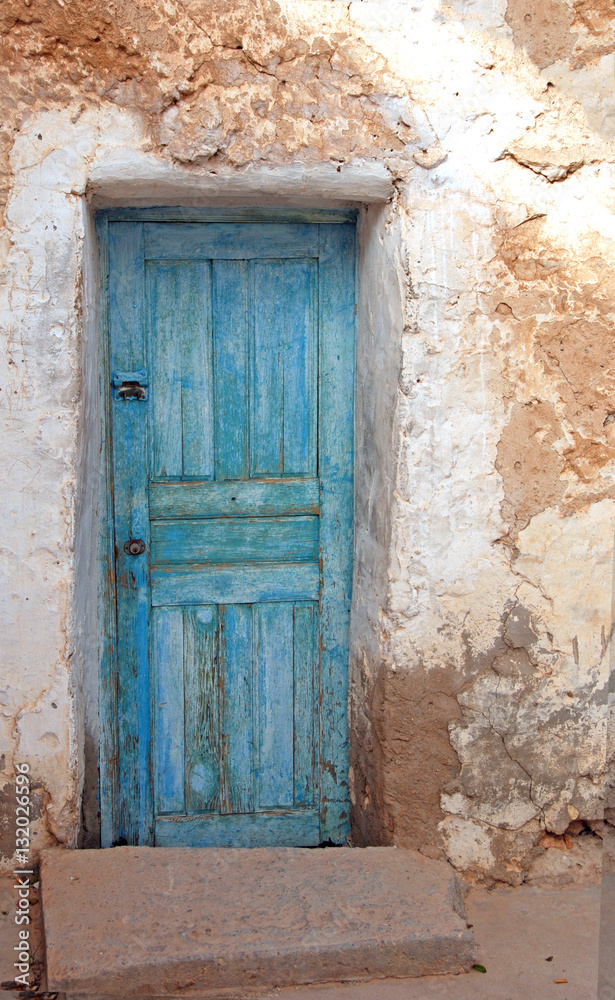 Urlaub, Reisen, Abenteuer, Armut, Einladung: blaue Tür auf Djerba :)