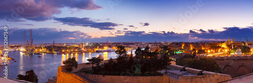 Malta Valletta Grand Harbor Docks - Panorama -Paola Floriana - View from Barrakka Gardens,Valletta am Abend, abendstimmung, sunrise, sundown, wide angle, romantic skyline, seascape, mittelmeer © Maurice Tricatelle
