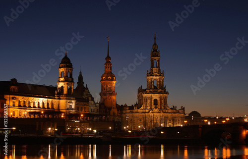 Dresden bei Nacht © magellan01