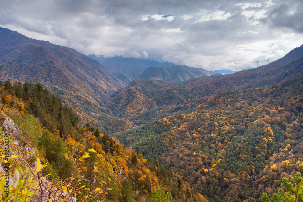 Gruzja piekną jesienią. A beautiful autumn in Georgia.