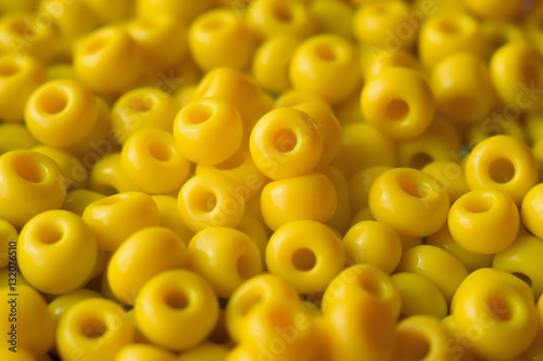yelow beads clouse up
