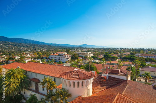 Obraz na płótnie Santa Barbara, Califoania - Court House Buildings, Orange Roofs w salonie