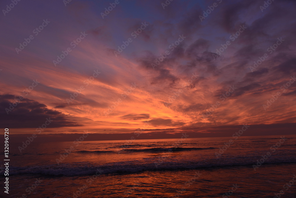 Sonnenuntergang Lido di Camaiore im Ligurischen Meer