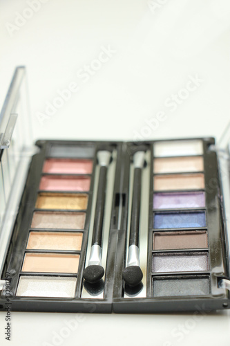 Eye shadow palette