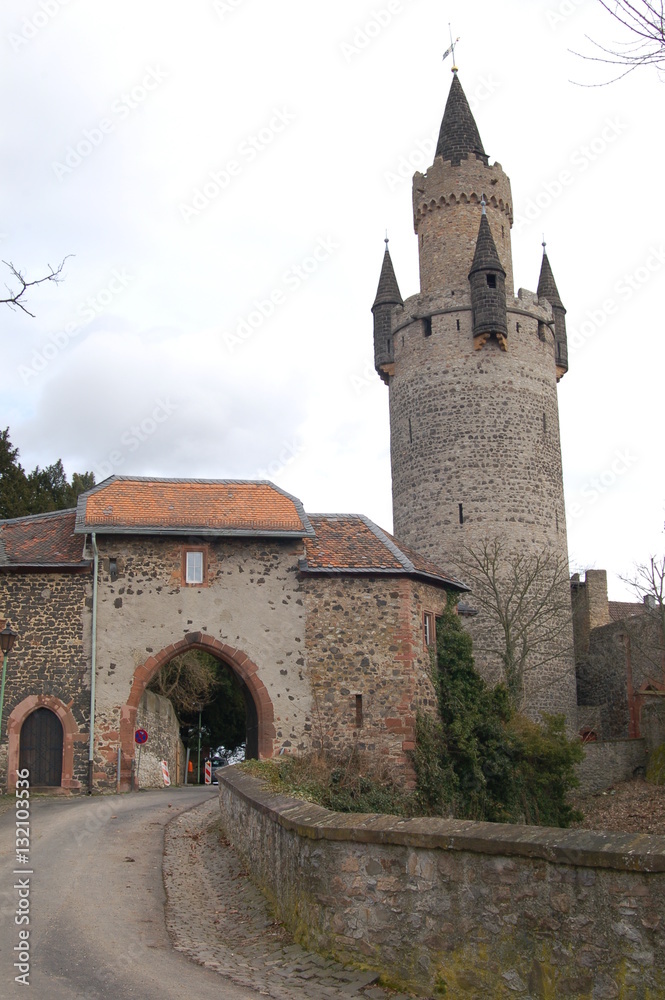 Travel Getrmanii. German Village, a small German town. German way of life, people, houses. Ancient knightly castles. The ruins, castles ruins.