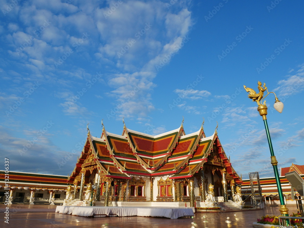 Fototapeta premium Temple at dawn