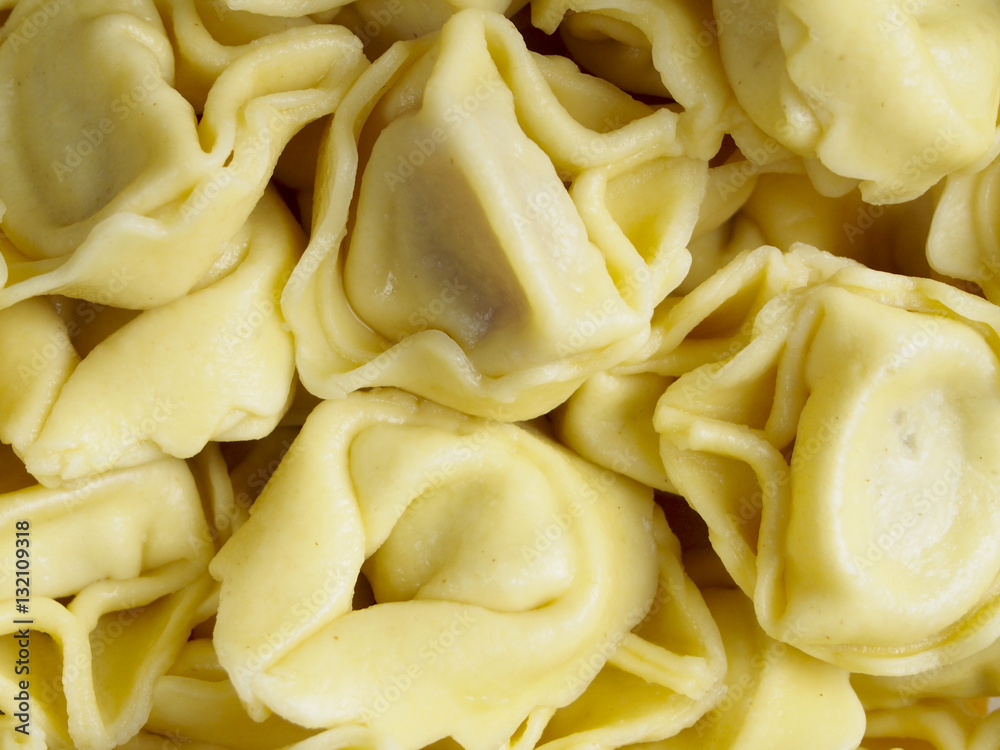 Cooked tortellini texture Cooked tortellini texture