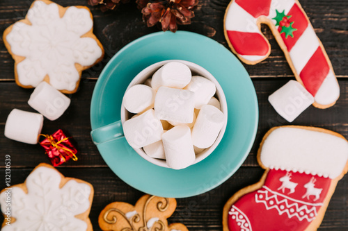 Cup of marshmallows with gingerbread cookies