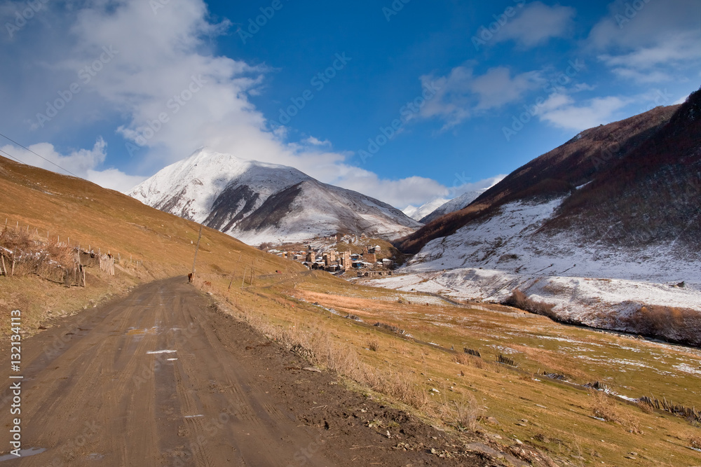 Kaukaz - Gruzja w zimowej szacie. Caucassus mountains in Georgia. Kaukaz - Gruzja w zimowej szacie. Caucassus mountains in Georgia.