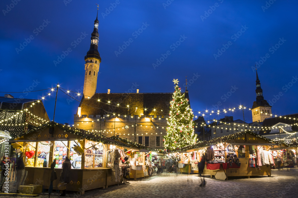Obraz premium Christmas market in Tallinn, Estonia