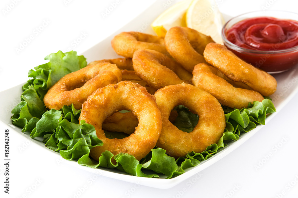 Fried calamari rings with lettuce and ketchup, isolated on white background
Fried calamari rings with lettuce and ketchup, isolated on white background