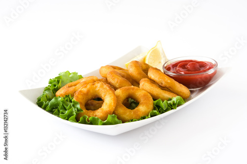 Fried calamari rings with lettuce and ketchup, isolated on white background 