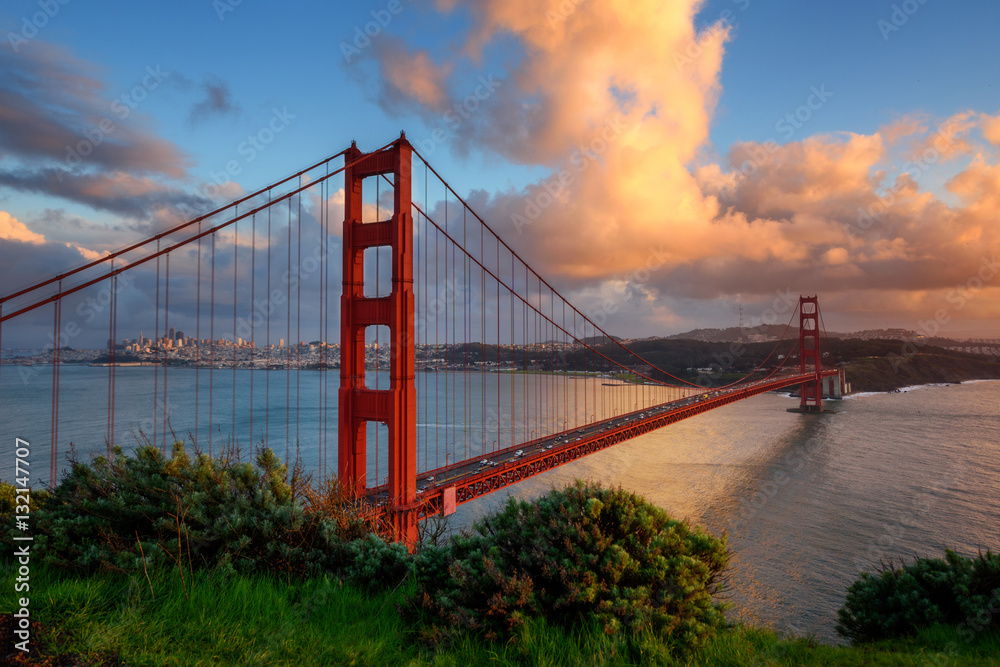 Fototapeta premium Golden Gate bridge at San Francisco, USA
