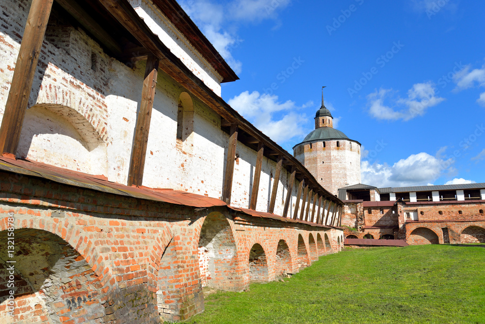 Fortress wall of Kirillo-Belozersky monastery by day.