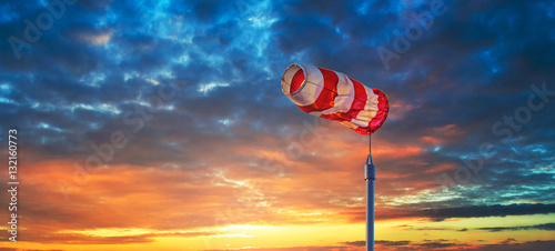 Warnung vor dem Sturm