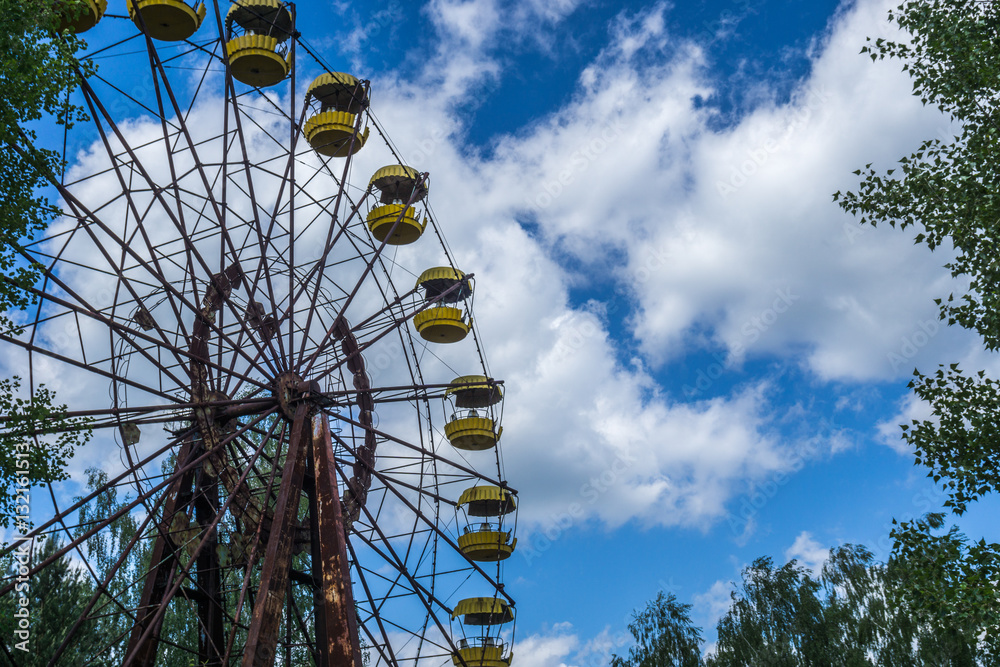 Ferris wheel in a dead city Pripyat (Chernobyl) Ferris wheel in a dead city Pripyat (Chernobyl)