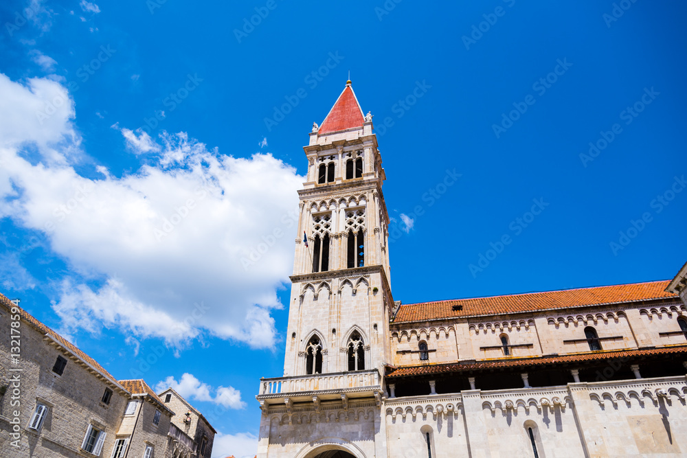 古都トロギル 聖ロブロ大聖堂の鐘楼
