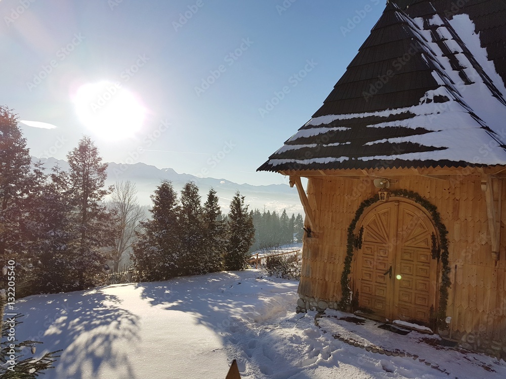 Fototapeta premium Kościół w górach