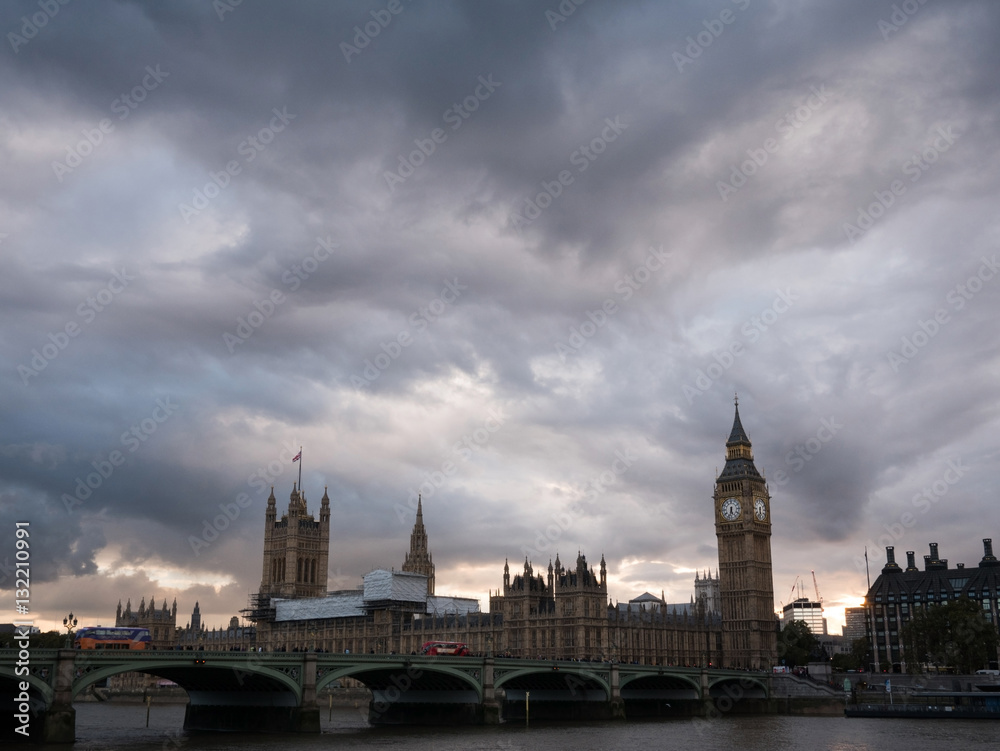 Cloudy scene of Westminster palace