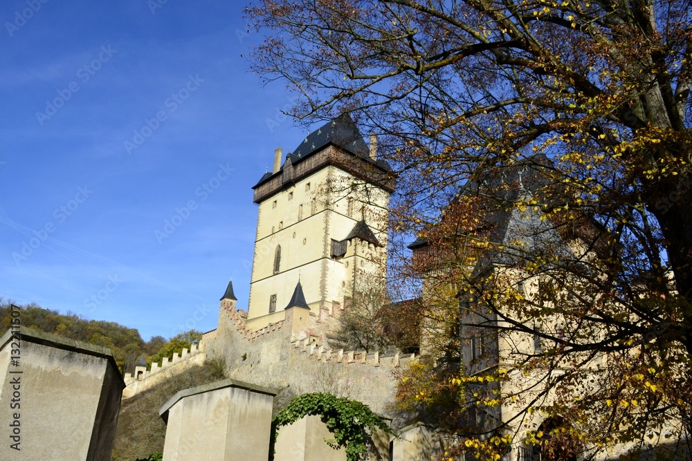 Obraz premium Architecture from Karlstejn castle and blue sky