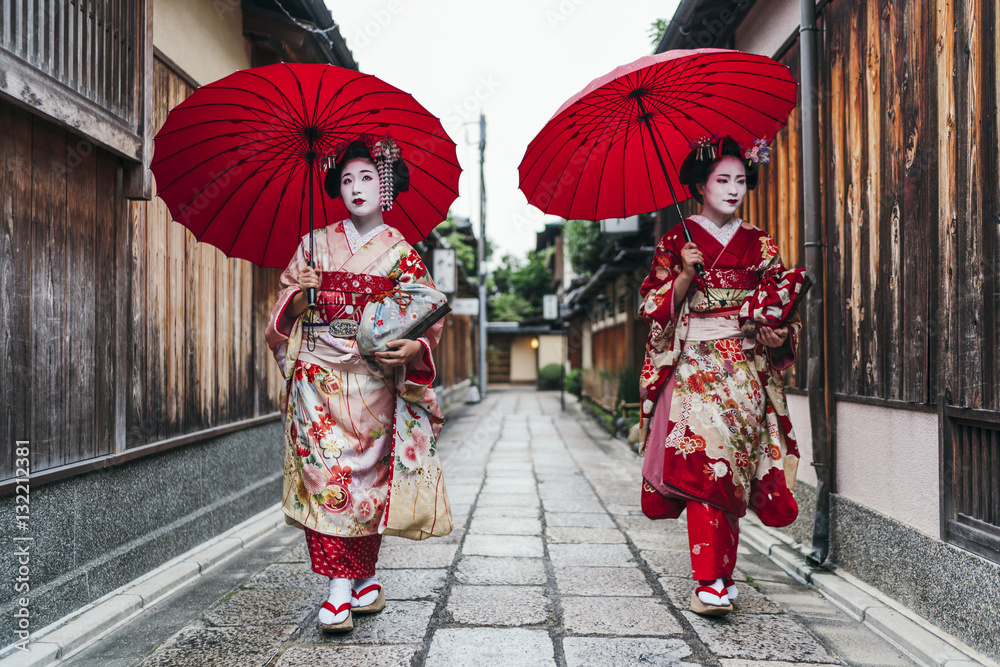 Fototapeta premium Portret gejszy Maiko w Kyoto Gion